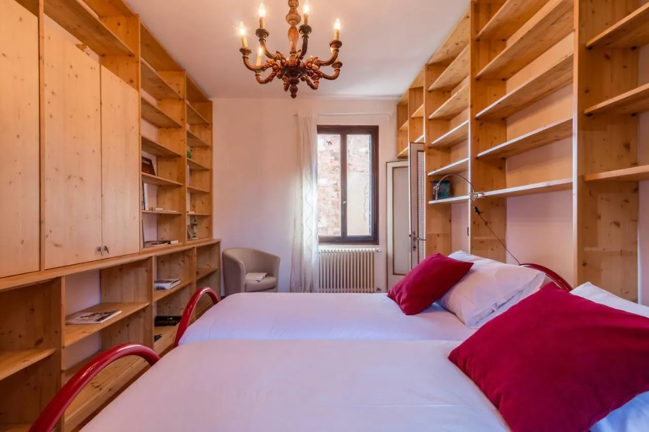 Apartment Arsenale 2352 Home Library By Biennale Exhibition Venice Italy