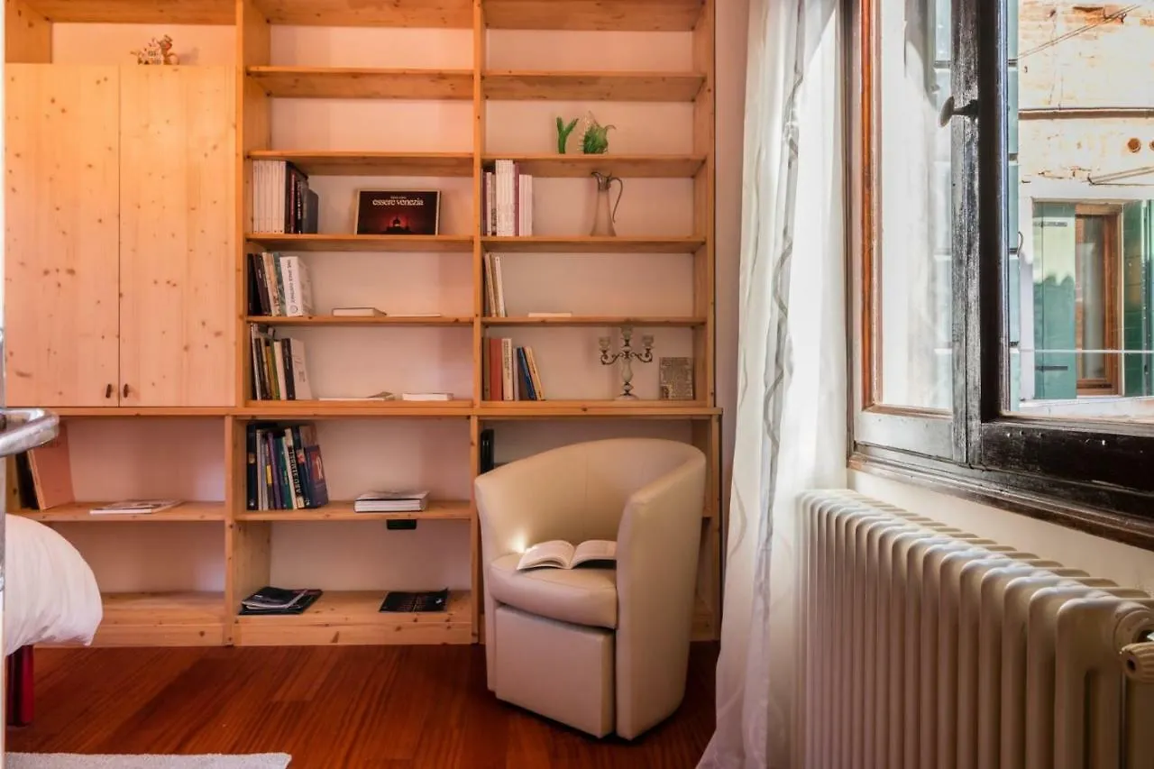Apartment Arsenale 2352 Home Library By Biennale Exhibition Venice